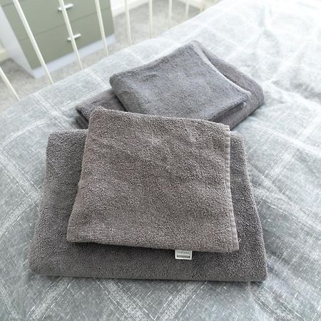 Comfortable Stays - Shirley, Солихъл Екстериор снимка
